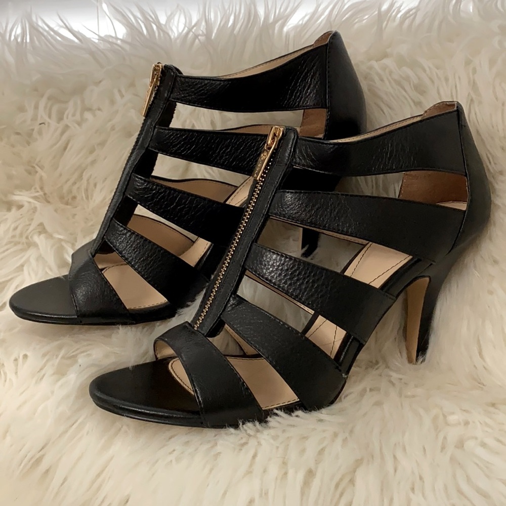 Isola black front zip-up heels, 9.5 🖤